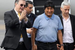Evo Morales en conferencia de prensa en México