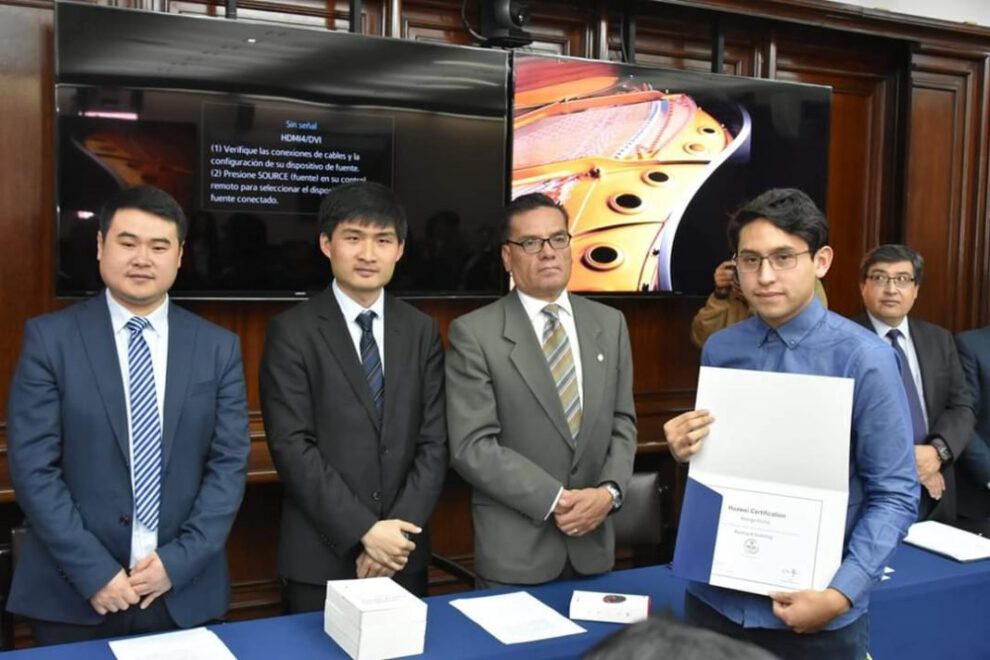 Academias Huawei TIC en Bolivia