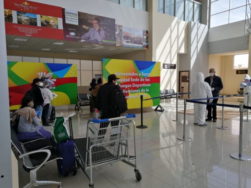 Viaje de promoción termina con estudiantes contagiados de Covid-19