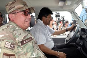 Evo Morales en careo con exjefes de las FF.AA.