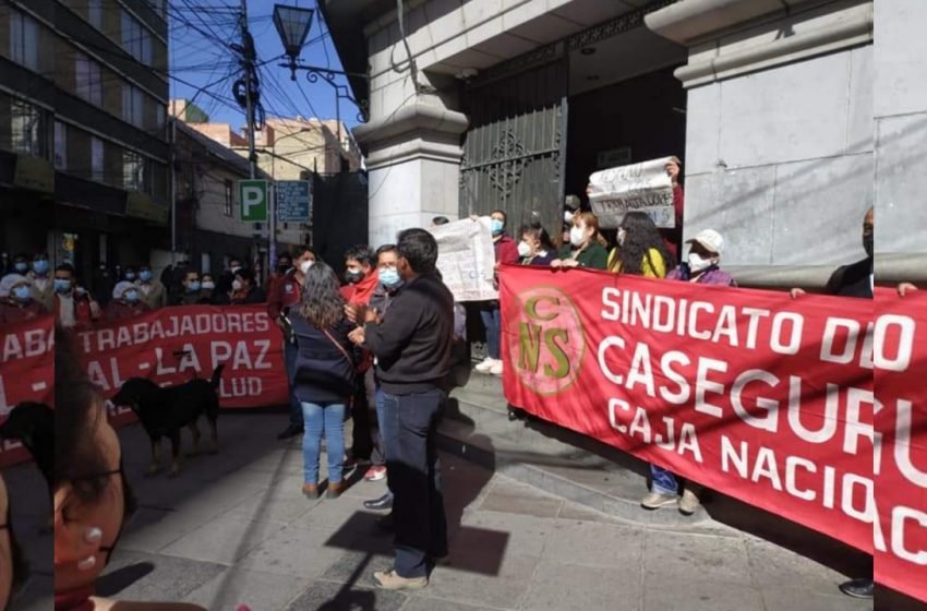 Paro nacional indefinido de la Federación Nacional de Trabajadores de Seguridad Social de Bolivia