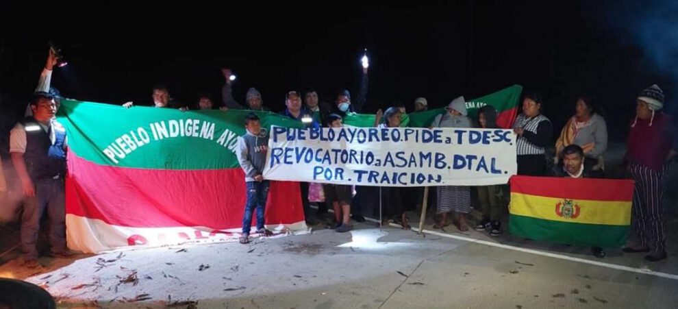 Ayoreos bloquean rutas cruceñas para exigir cambio de asambleístas departamentales