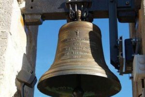 Robo de campana de bronce del siglo XVII en Potosí