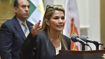 Jeanine Añez advierte sobre la candidatura de Evo Morales