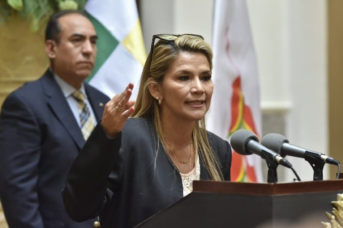 Jeanine Añez advierte sobre la candidatura de Evo Morales