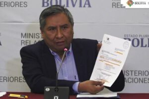 Macri entregó material bélico a Bolivia