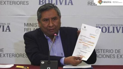 Macri entregó material bélico a Bolivia