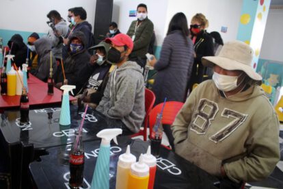 Lustrabotas piden comedor para almorzar