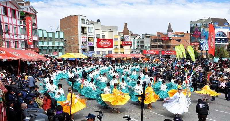 Entrada folklórica Virgen del Carmen en El Alto