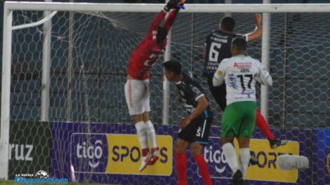 Independiente Petrolero vence a Real Tomayapo en el IV Centenario