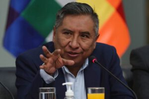 Rogelio Mayta genera críticas por carta falsa sobre material antidisturbios
