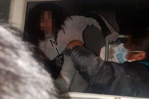 Rescatan a una joven que estaba encerrada en un entretecho en La Paz