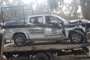 Robo de vehículo policial en La Paz