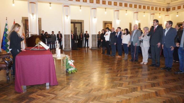 Nuevos ministros en Bolivia bajo la presidencia de Jeanine Añez