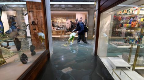 Inundaciones en Venecia alcanzan 154 centímetros