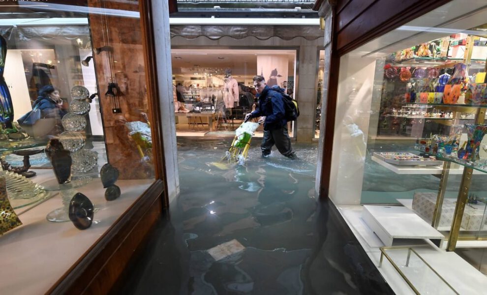 Inundaciones en Venecia alcanzan 154 centímetros