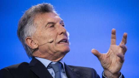 Mauricio Macri en denuncia penal por envío de material bélico