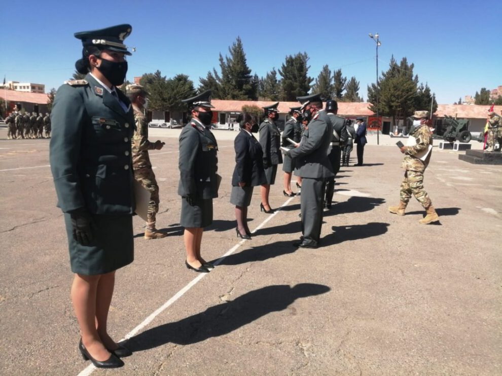 Mujeres en las Fuerzas Armadas homenajeadas por la Segunda División del Ejército