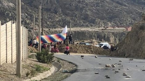 Denuncian al alcalde de Achocalla por el secuestro de 150 familias
