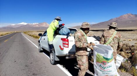 Campaña de limpieza en la carretera a Tambo Quemado