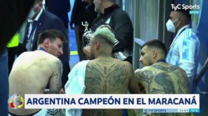 Paredes charla con Neymar y Messi después de la final de la Copa América