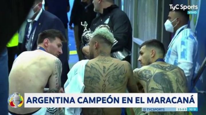 Paredes charla con Neymar y Messi después de la final de la Copa América