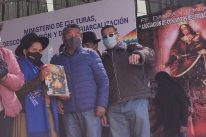 Espectáculo para entregar la carpeta de producción de la película del Jach’a Flores