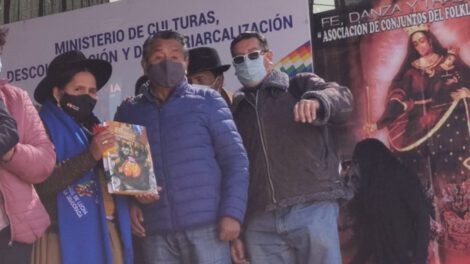 Espectáculo para entregar la carpeta de producción de la película del Jach’a Flores