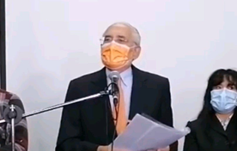 Carlos Mesa critica el supuesto envío de material antidisturbios