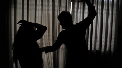 Policía mata a golpes a su pareja en Santa Cruz