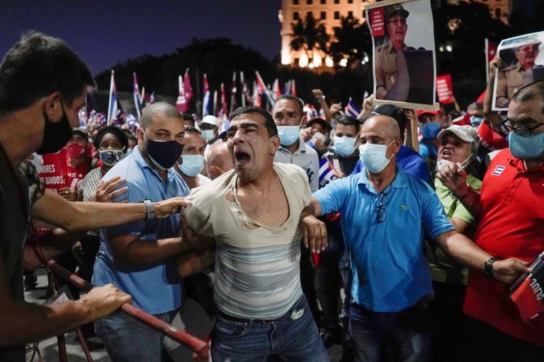 Protestas en Cuba y represión a manifestantes