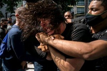 Sanciones a funcionarios de Cuba por brutales represiones