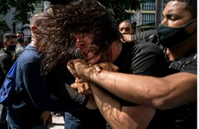 Sanciones a funcionarios de Cuba por brutales represiones