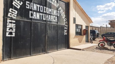 Reclusos de Uncía se niegan a ser vacunados por temor a convertirse en hombres lobo