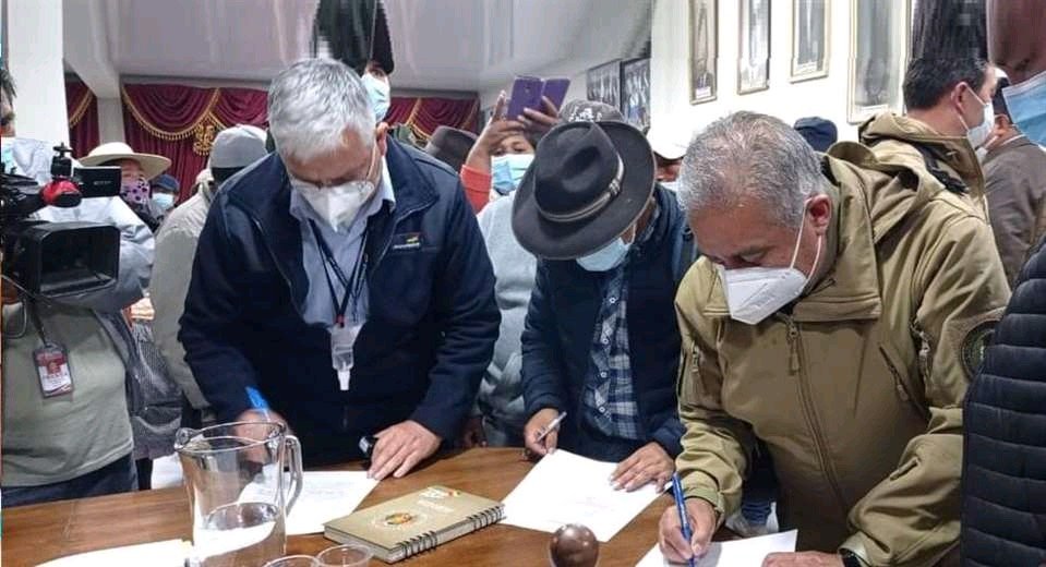 Productores agrícolas levantan bloqueos tras acuerdo con el Gobierno