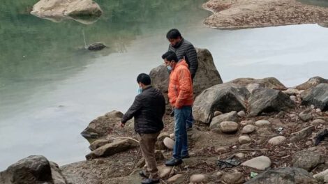 Contaminación de río en Bermejo por YPFB