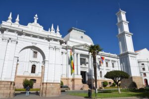 Renuncia de autoridades judiciales en Bolivia