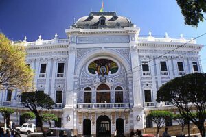 Bancada chuquisaqueña de CC rechaza decisión de celebrar el 6 de Agosto en La Paz