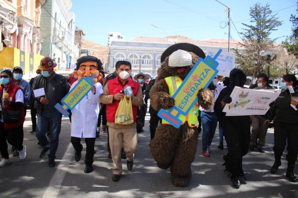 Vacunación Oruro en la campaña Juntos lo lograremos