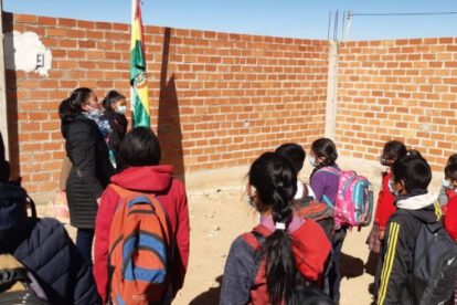 Escuelas nuevas en Oruro con carpeta en la UPRE