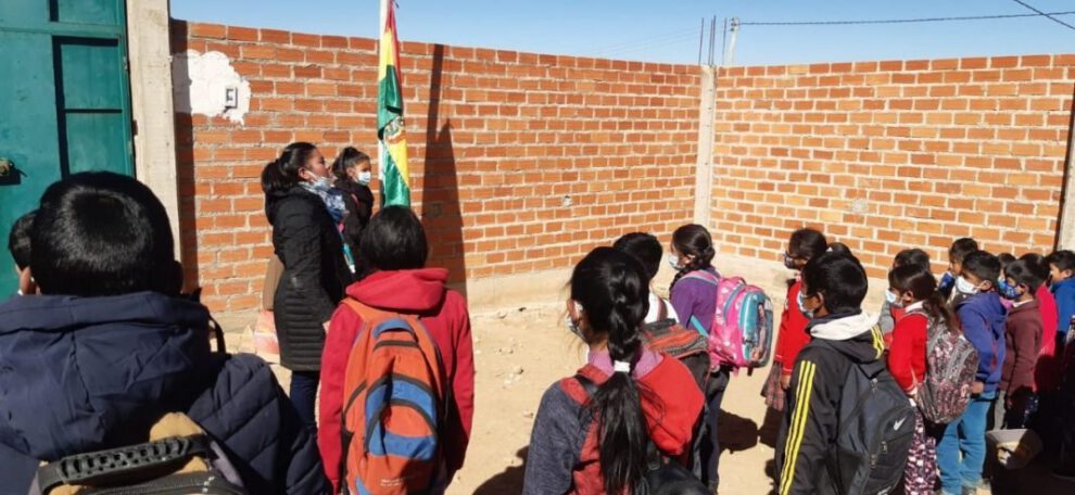 Escuelas nuevas en Oruro con carpeta en la UPRE