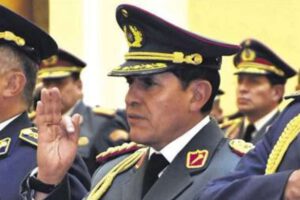 Iván Patricio Inchauste en su posesión como comandante del Ejército