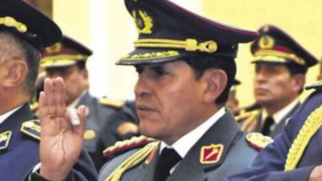Iván Patricio Inchauste en su posesión como comandante del Ejército