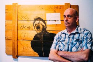 Roberto Valcárcel artista reconocido de Bolivia