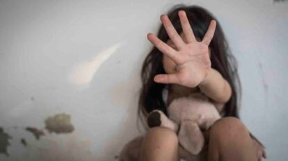 Padrastro acusado por violación sentenciado a 20 años de cárcel