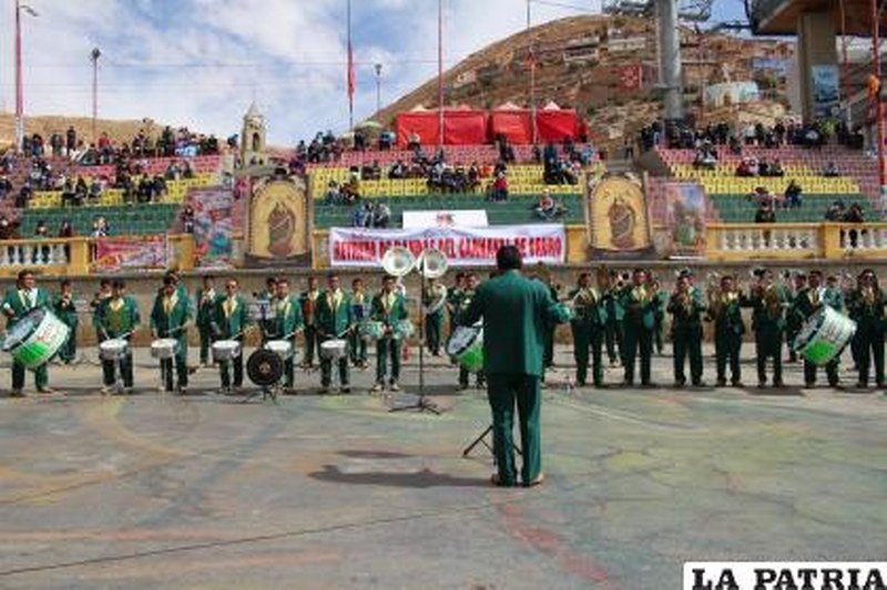 Retreta de Bandas del Carnaval de Oruro