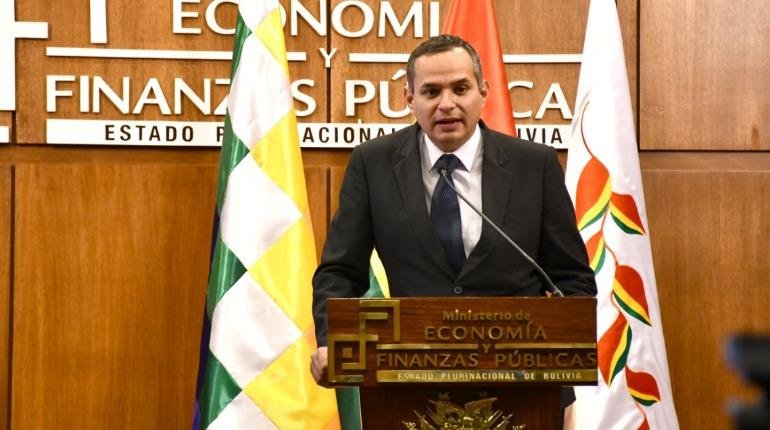 Detención domiciliaria Carlos Schlink, exviceministro de Tesoro y Crédito Público