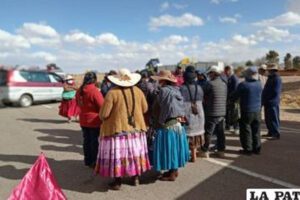 Bloqueo de caminos en Oruro por transportistas