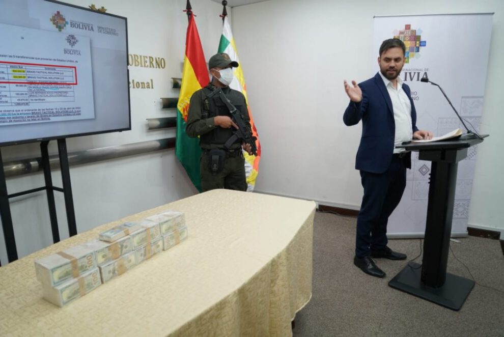 Recuperan dinero de compra irregular de gases lacrimógenos