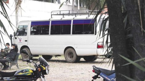 Inmigrantes haitianos encontrados en vehículo de Uagrm